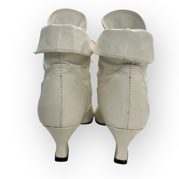 Victorian Inspired Leather Bootie Sz 5.5 - Picture 4 of 12